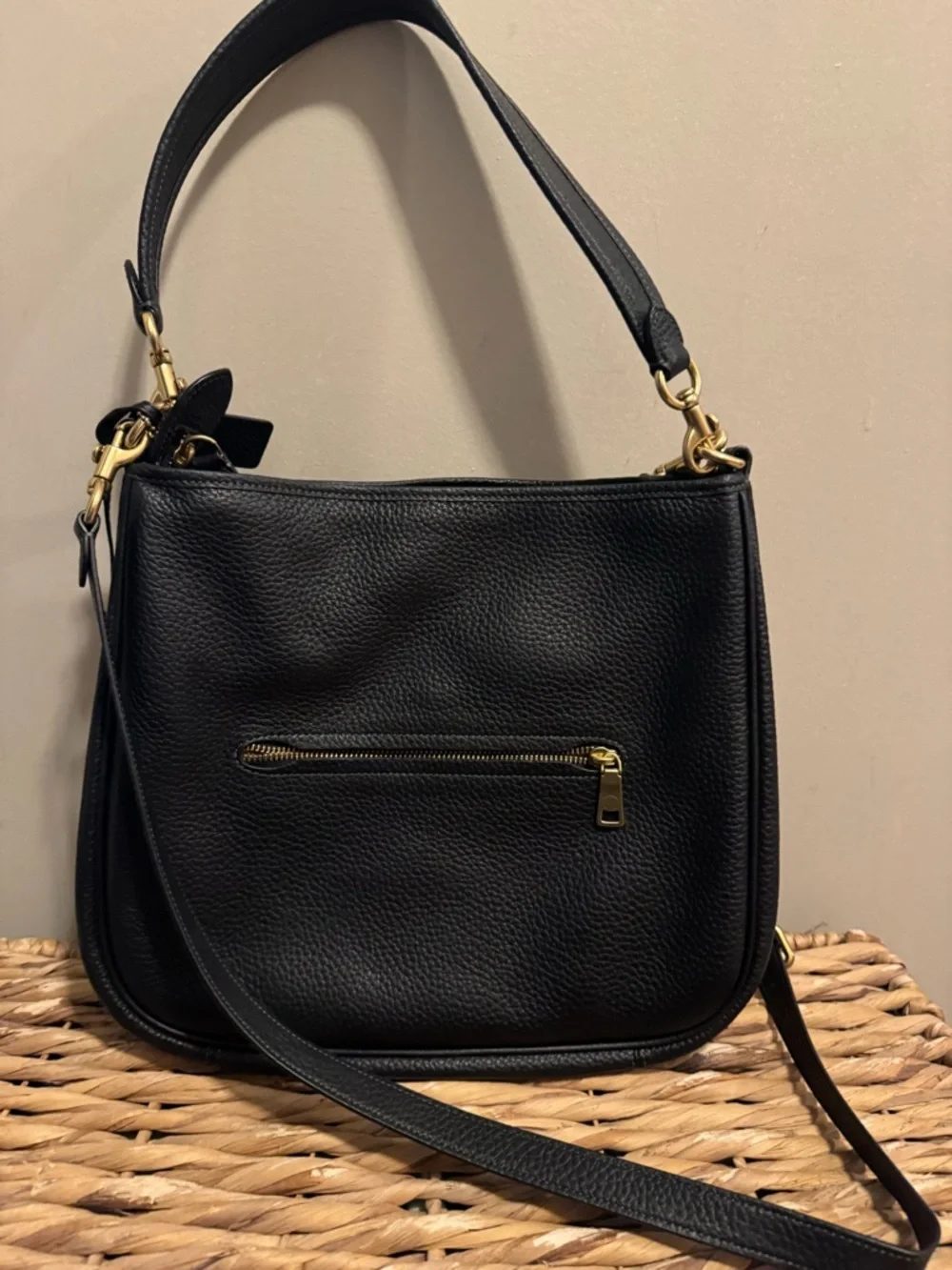 Coach Black Pebbled Leather Shoulder Bag with Gold Hardware - Picture 4 of 7